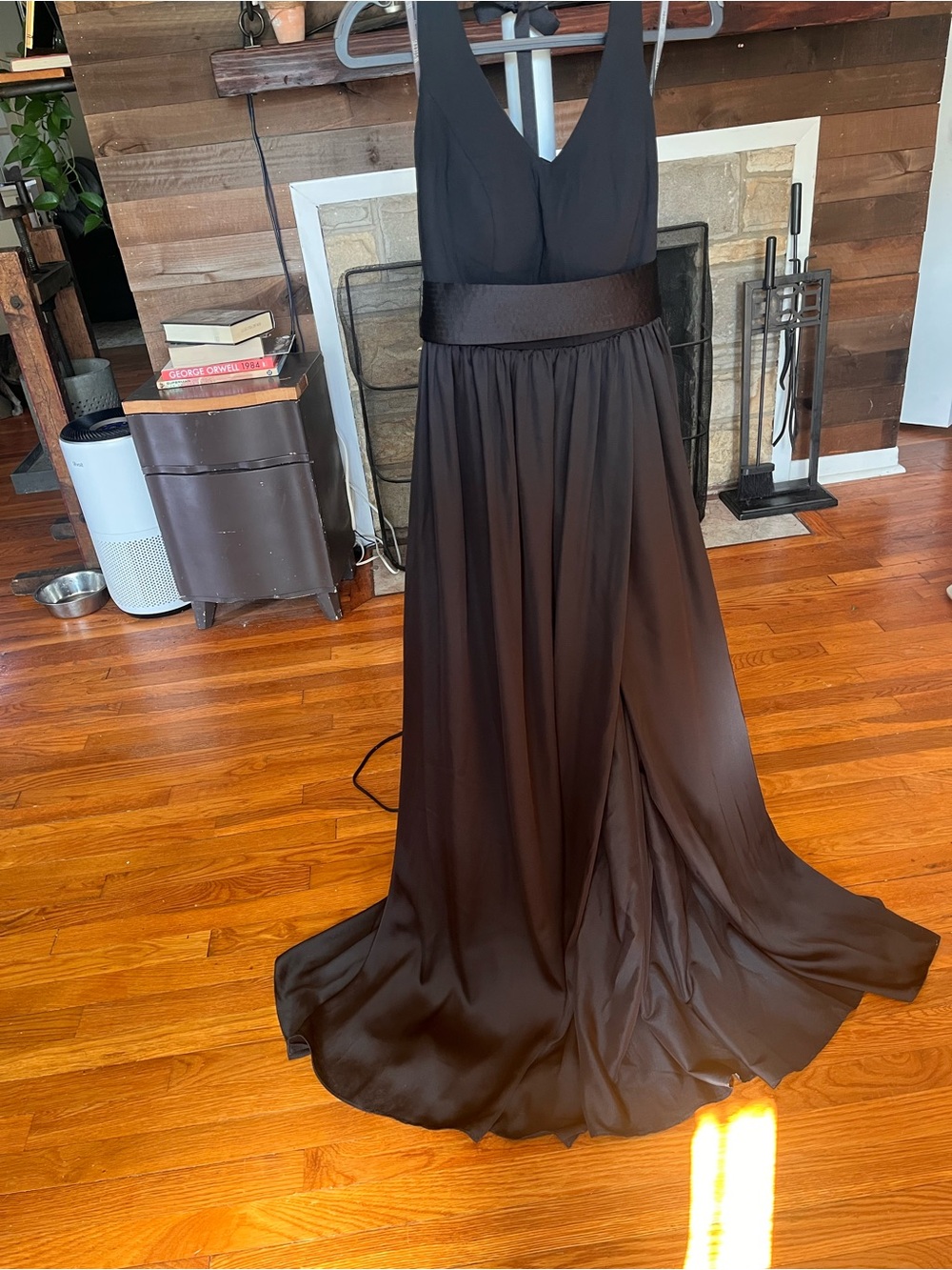 White by Vera Wang Black V-Neck Chiffon Prom Gown